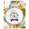 broderie-decorative-van-2 FRENCH KITS - Broderie décorative - Road trip en van